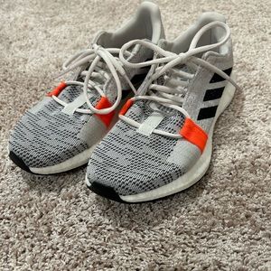 ADIDAS SENSEBOOST ATHLETIC SHOE
